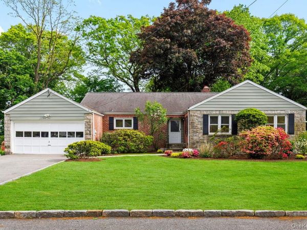 23 Lakeview Road, New Rochelle, NY 10804