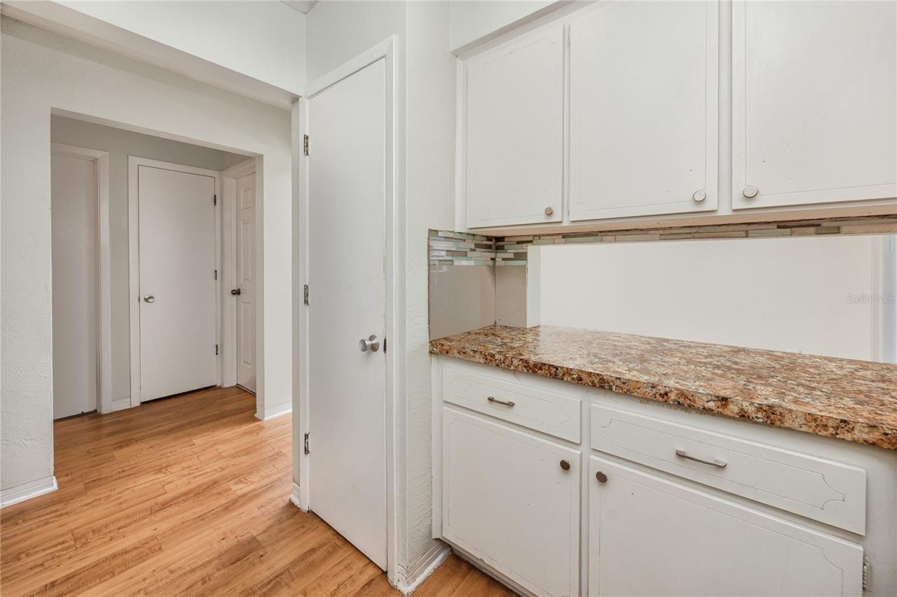 4340 37th Street S, Unit 6, Saint Petersburg, FL 33711 Photo
