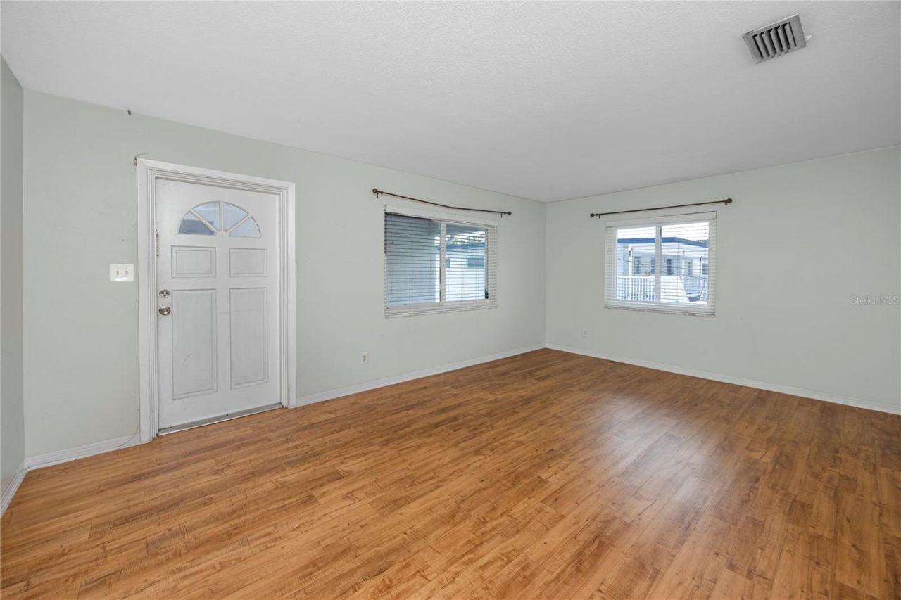 4340 37th Street S, Unit 6, Saint Petersburg, FL 33711 Photo
