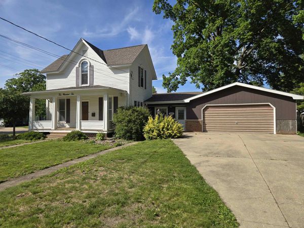 210 W Morris Street, MORRISON, IL 61270