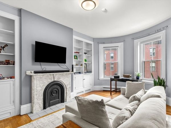 93 Pembroke St, Unit 2, Boston, MA 02118