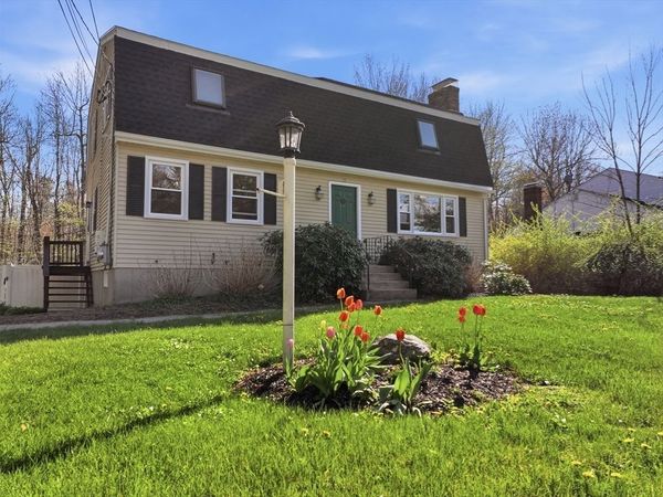 15 Briarwood Rd, Rutland, MA 01543