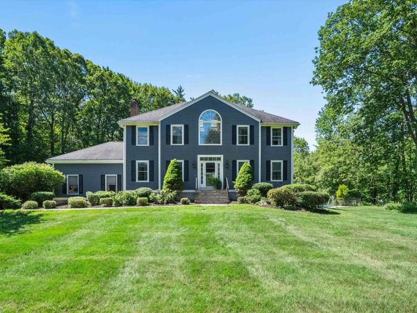 55 Page Lane, Hampstead, NH 03841