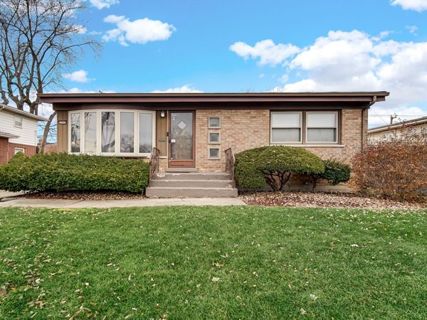 240 Westgate Avenue , Chicago Heights, IL 60411