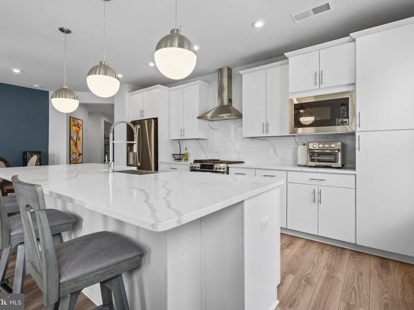 3925 FAIR RIDGE DRIVE, Unit 201, FAIRFAX, VA 22033