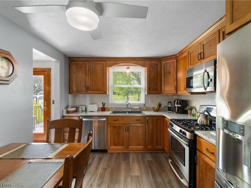 4506 Honeysuckle Drive, Green, OH 44720 Photo 10