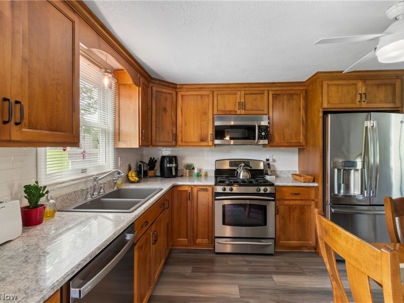 4506 Honeysuckle Drive, Green, OH 44720 Photo 11