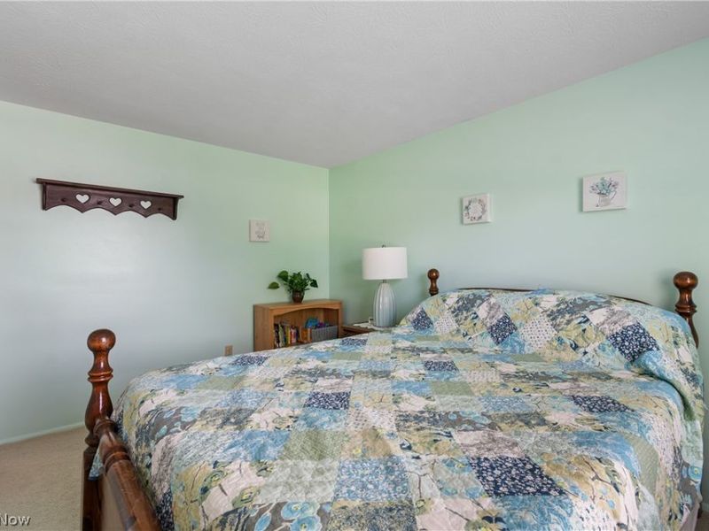 4506 Honeysuckle Drive, Green, OH 44720 Photo 18
