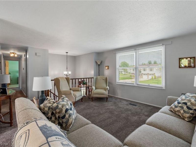 4506 Honeysuckle Drive, Green, OH 44720 Photo 7