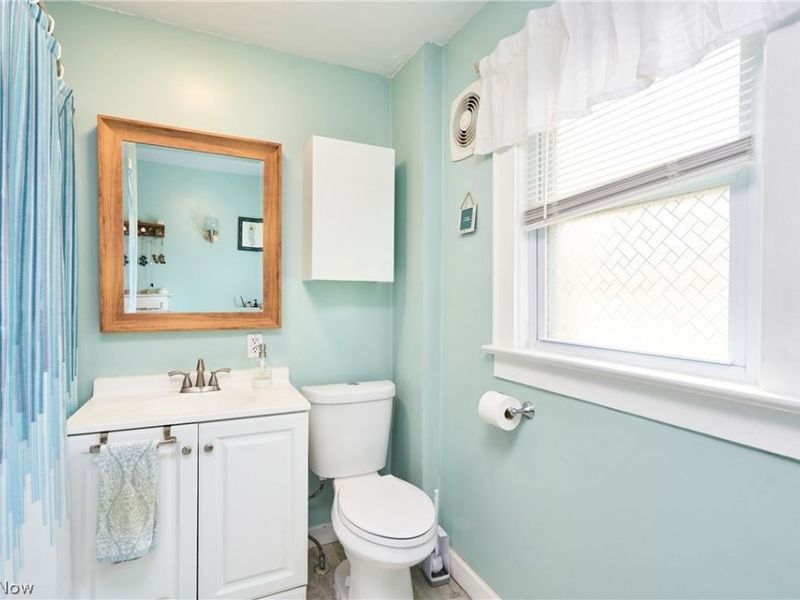 245 N Highland Avenue, Akron, OH 44303 Photo 14