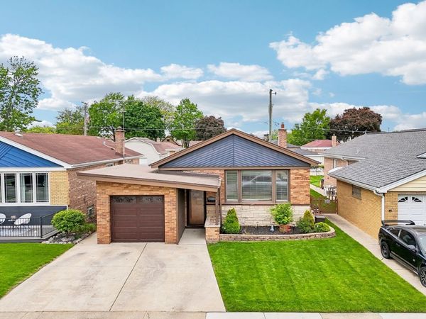 5742 S Rutherford Avenue , Chicago, IL 60638