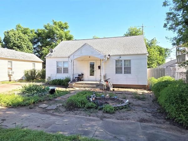 920 Delaware Street, Perry, OK 73077