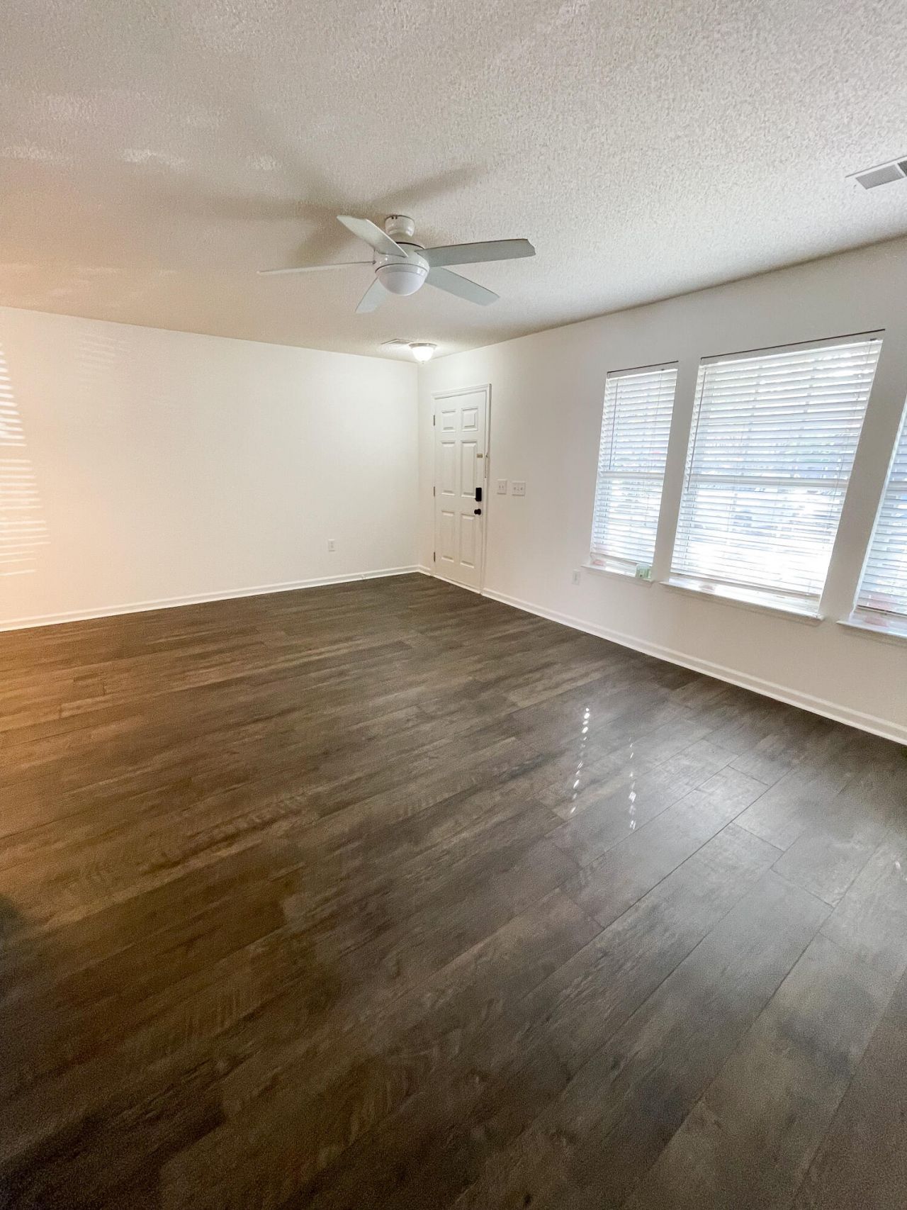 201 Yellow Hawthorn Circle Photo 4