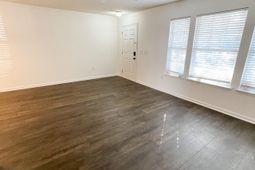 201 Yellow Hawthorn Circle photo 4