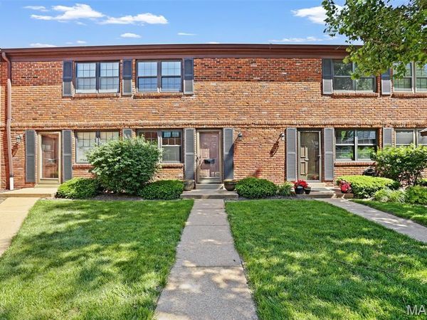 7965 Royal Arms Court, St Louis, MO 63123