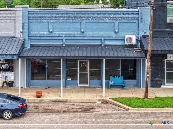 116 Gassaway Avenue , Lott, TX 76656