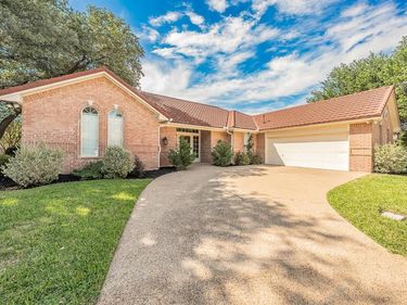 816 S Havenwood Lane, Fort Worth, TX 76112