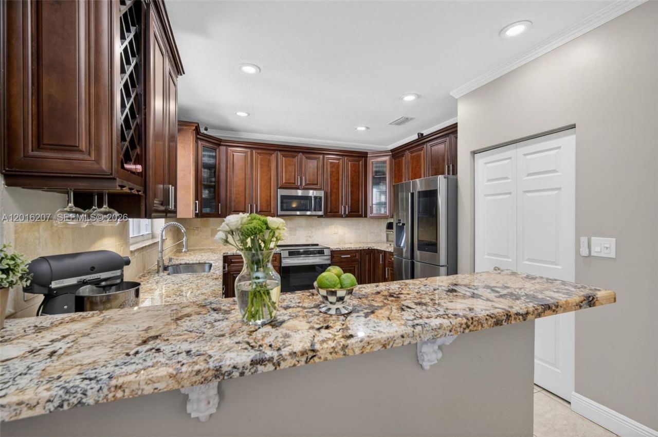 16735 NW 11th Street , Pembroke Pines, FL 33028 Photo