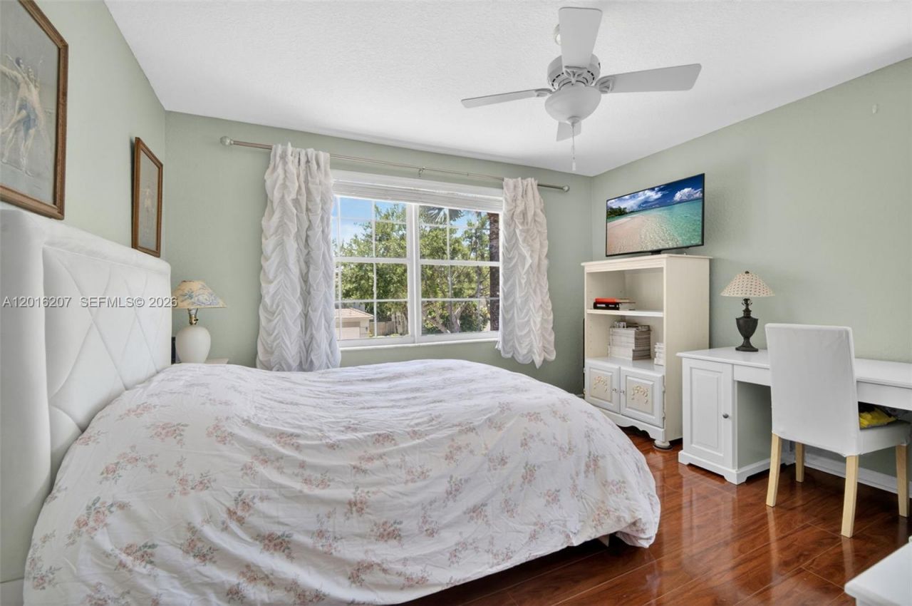 16735 NW 11th Street , Pembroke Pines, FL 33028 Photo
