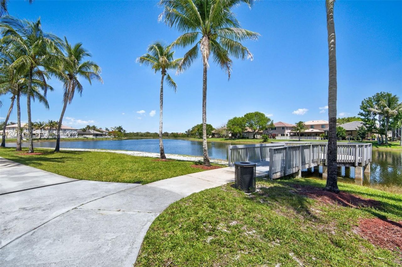 16735 NW 11th Street , Pembroke Pines, FL 33028 Photo