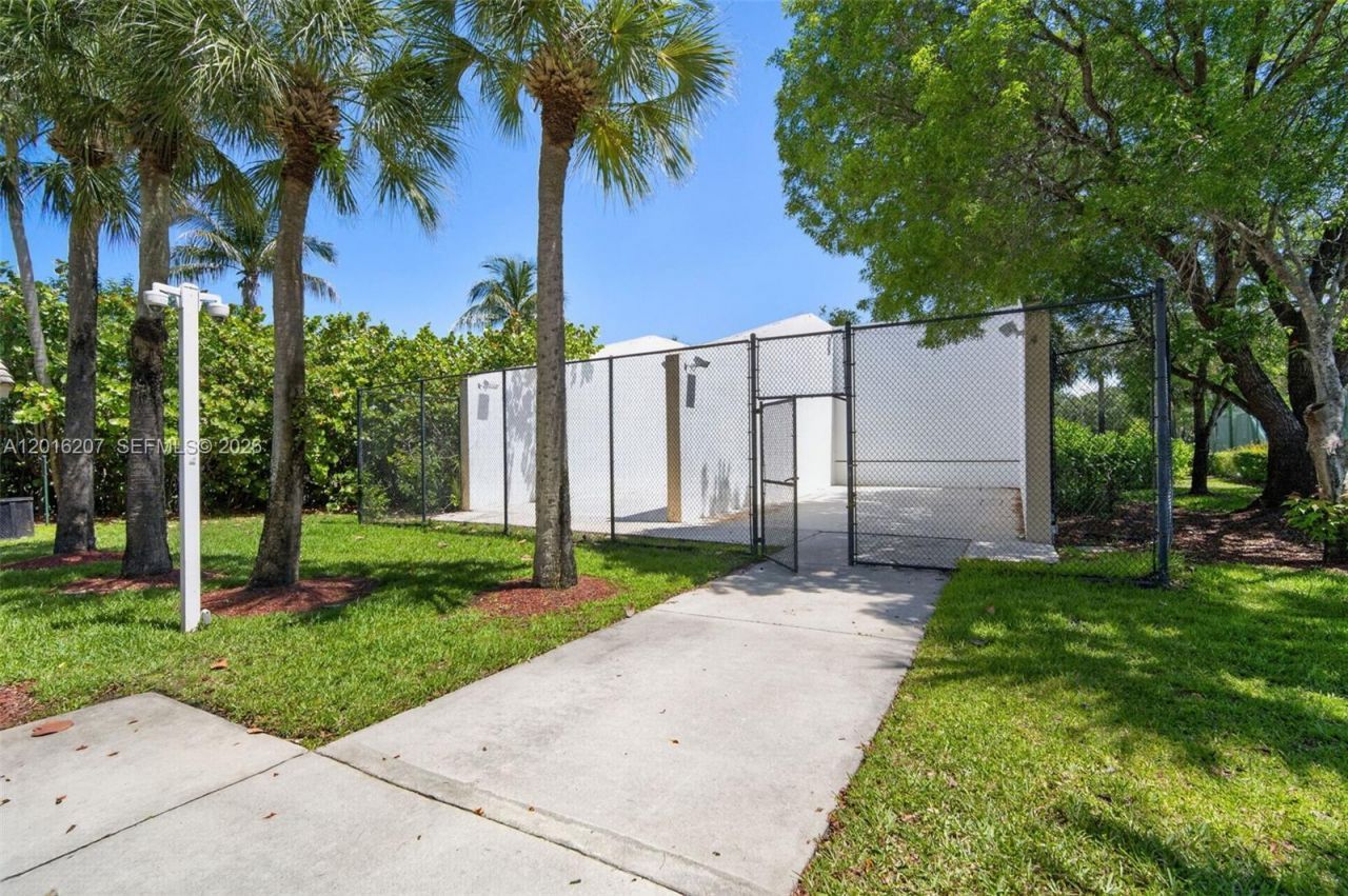 16735 NW 11th Street , Pembroke Pines, FL 33028 Photo