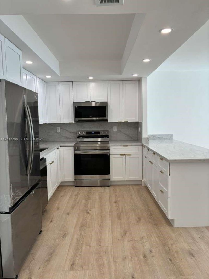 19390 Collins Ave , Unit 520, Sunny Isles Beach, FL 33160 Photo