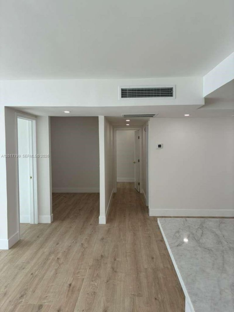19390 Collins Ave , Unit 520, Sunny Isles Beach, FL 33160 Photo