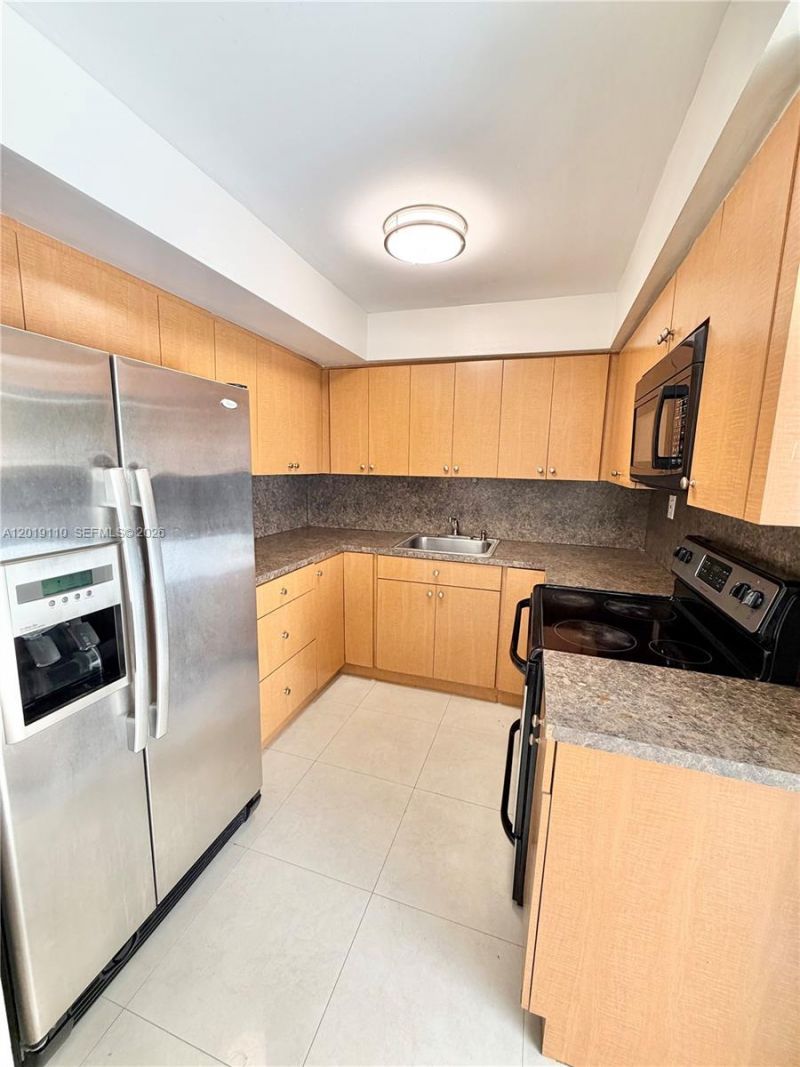 671 W 80th St, Hialeah, FL 33014 Photo
