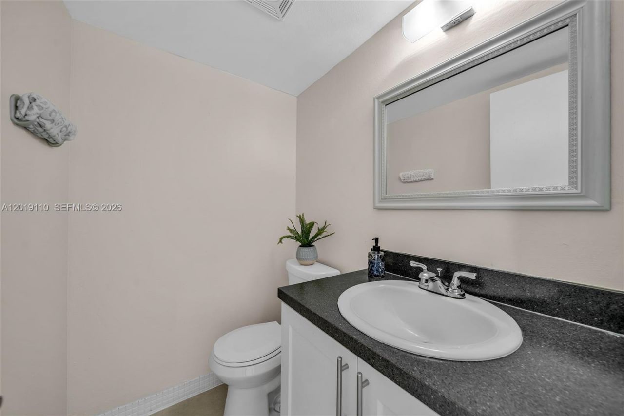 671 W 80th St , Hialeah, FL 33014 Photo
