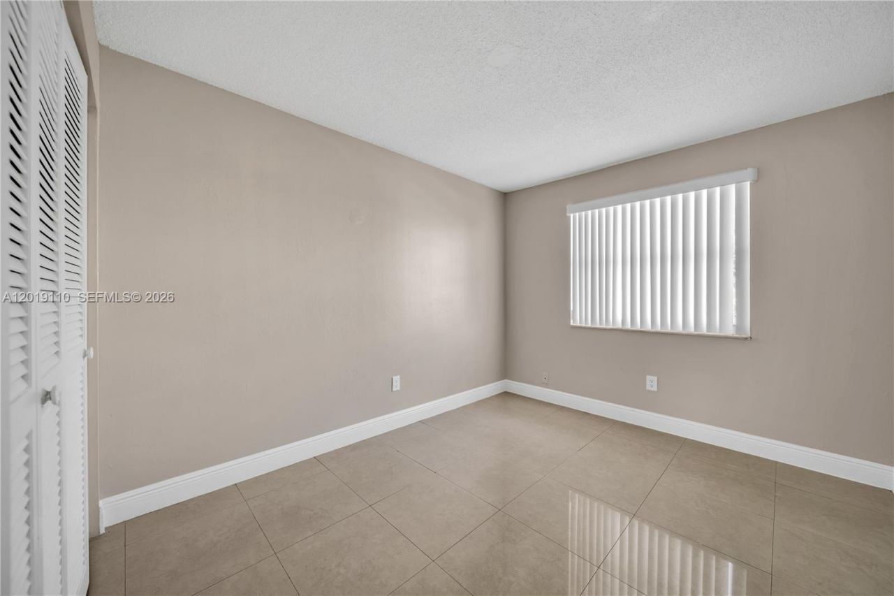 671 W 80th St , Hialeah, FL 33014 Photo
