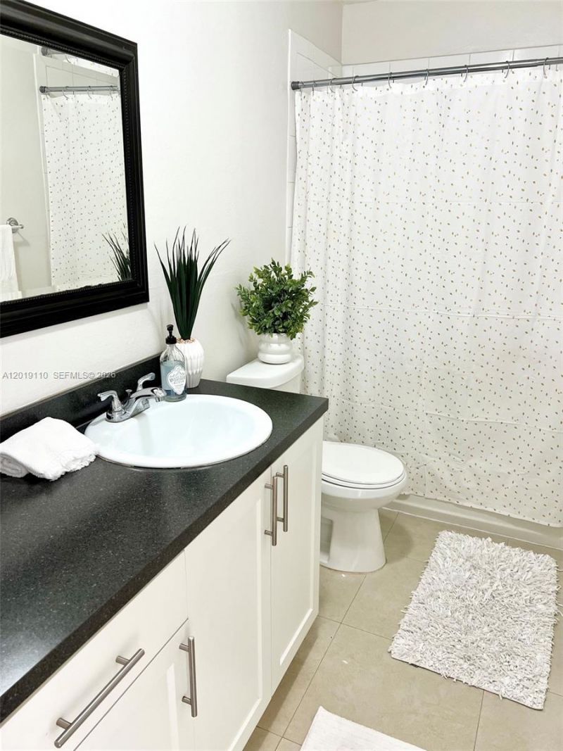 671 W 80th St , Hialeah, FL 33014 Photo