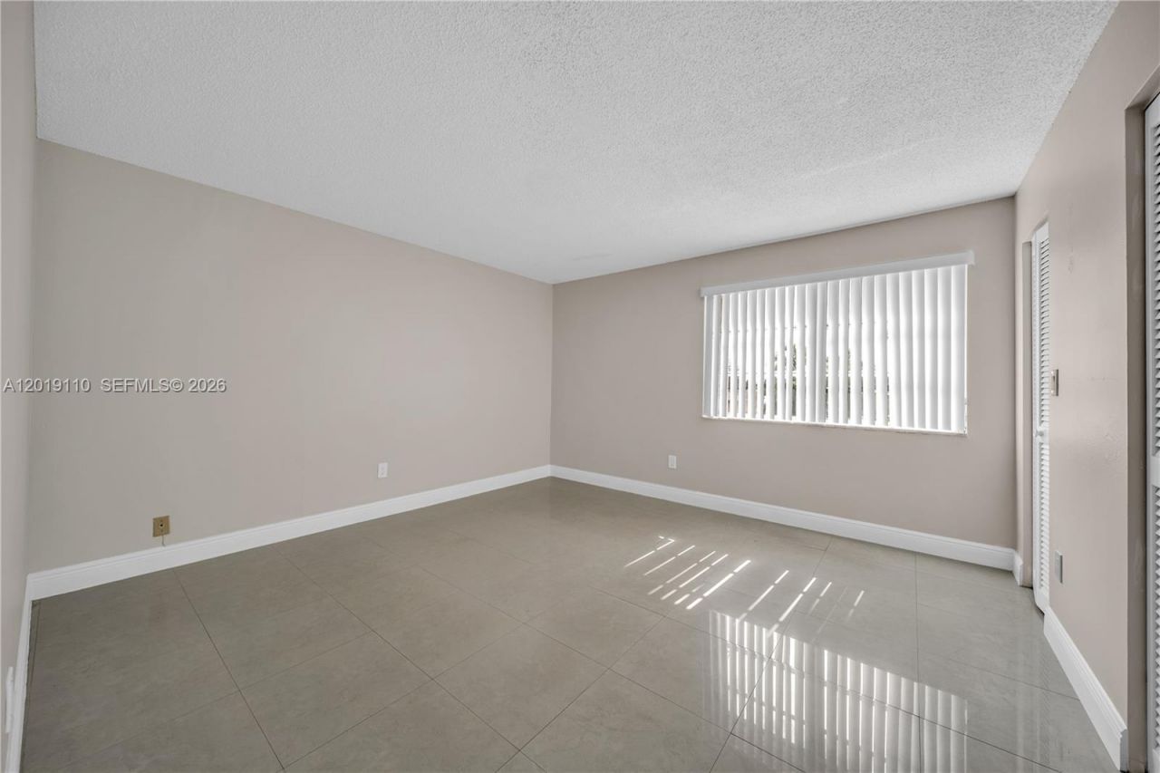 671 W 80th St , Hialeah, FL 33014 Photo