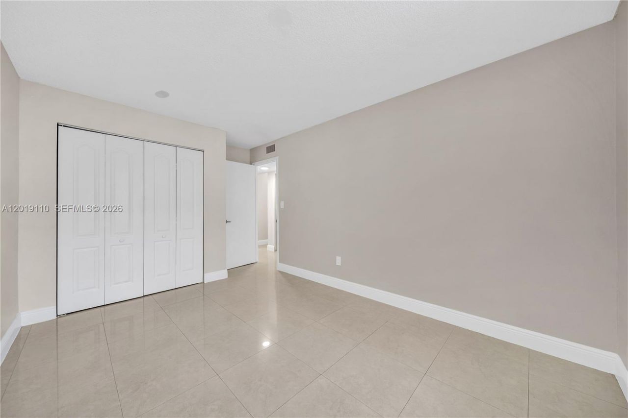 671 W 80th St , Hialeah, FL 33014 Photo