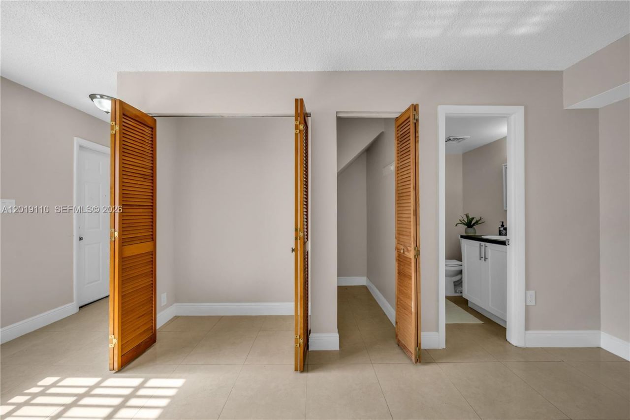 671 W 80th St , Hialeah, FL 33014 Photo