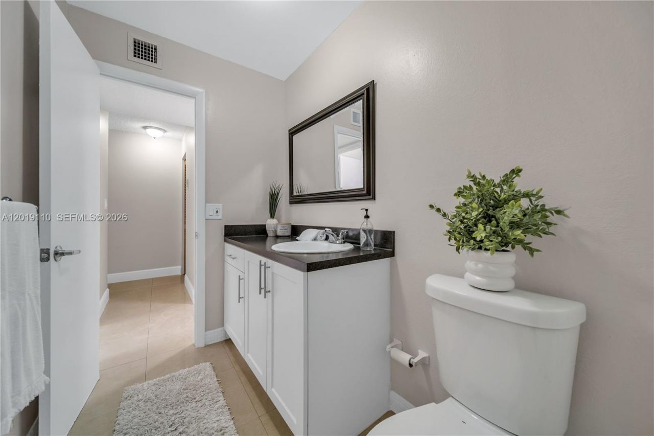 671 W 80th St , Hialeah, FL 33014 Photo