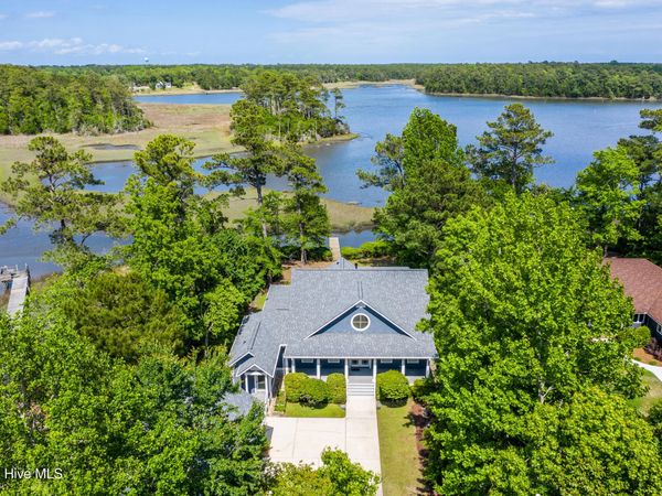 1469 Royal Tern Drive, Hampstead, NC 28443