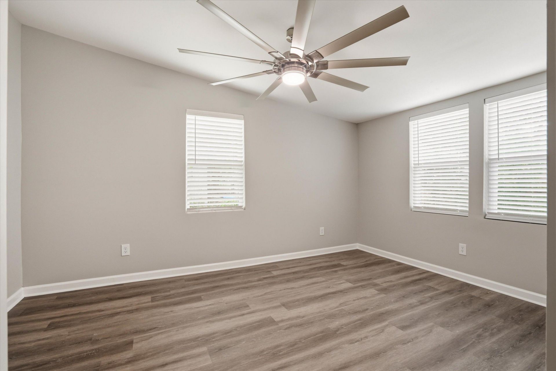 2711 Saratoga Road Photo 13