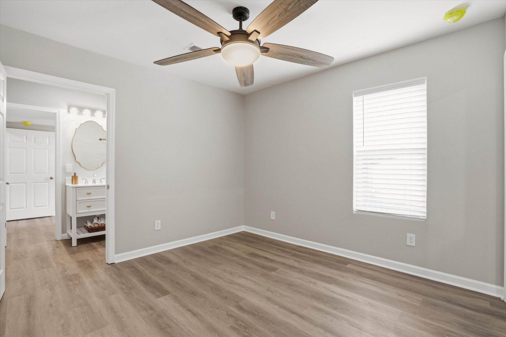 2711 Saratoga Road Photo 15