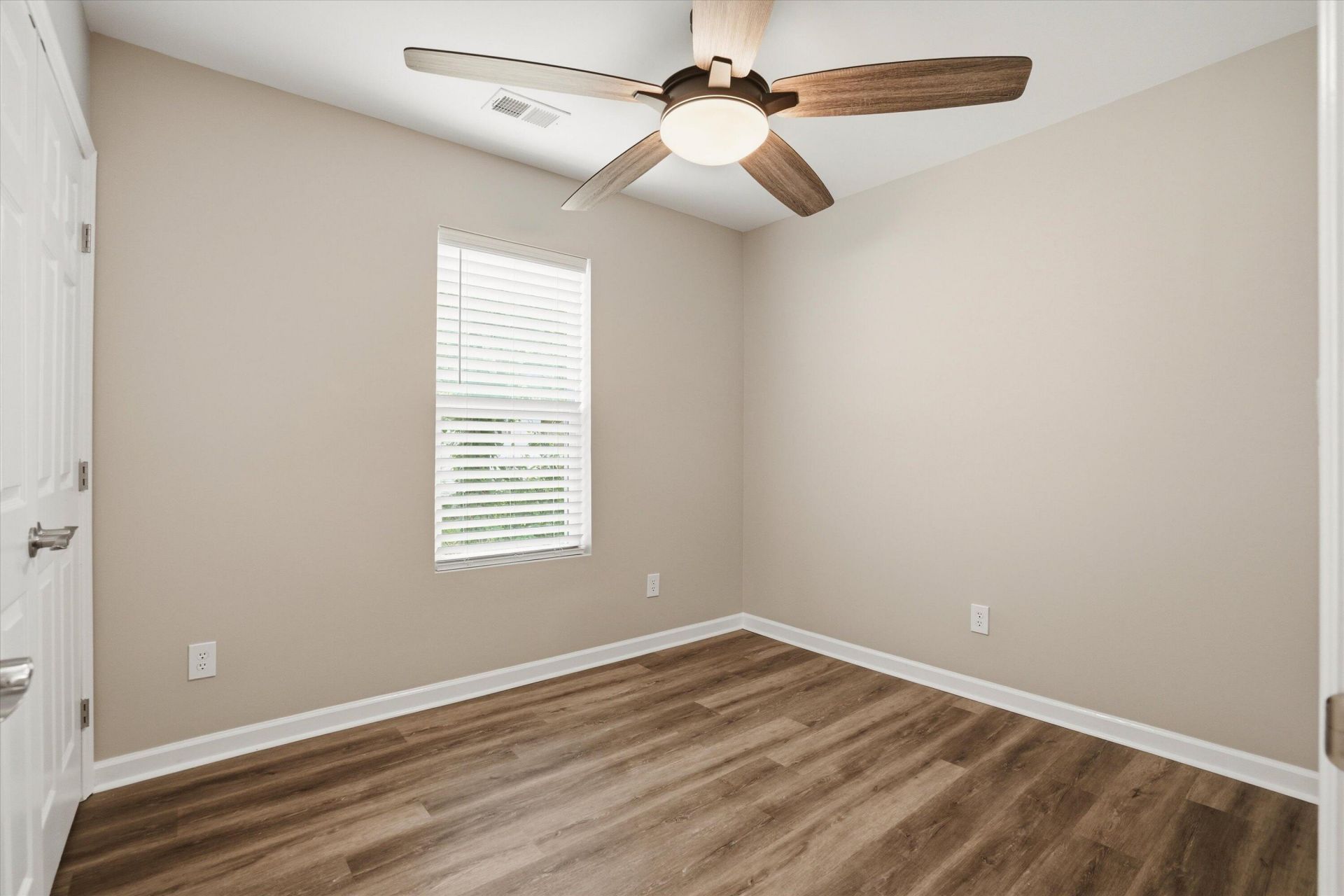 2711 Saratoga Road Photo 17