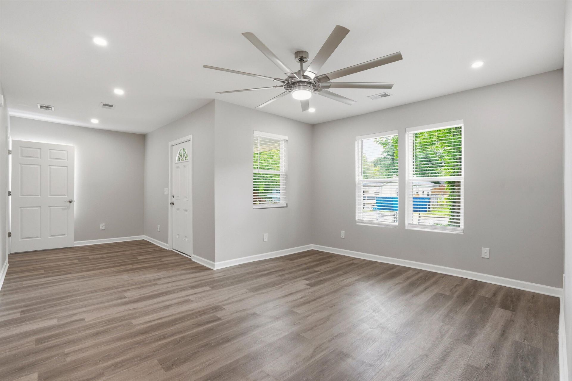 2711 Saratoga Road Photo 4