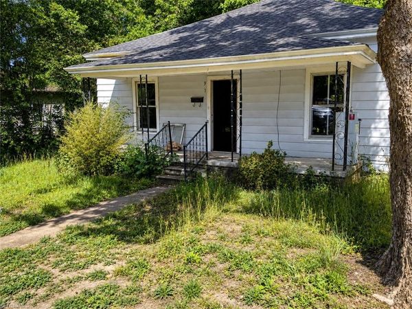 911 Tulloch Street , Eden, NC 27288