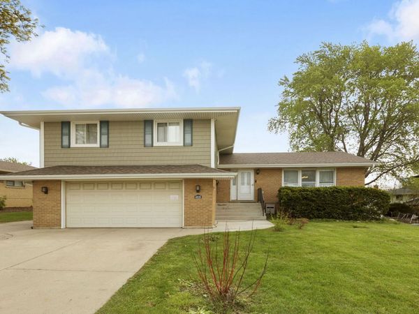 4608 Sycamore Lane , Rolling Meadows, IL 60008