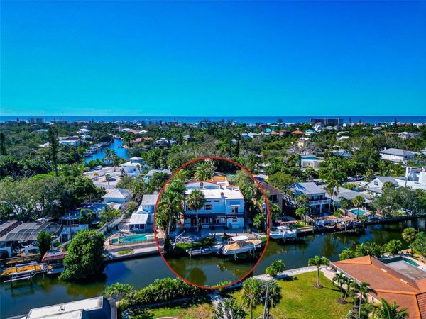 681 AVENIDA DE MAYO , SARASOTA, FL 34242