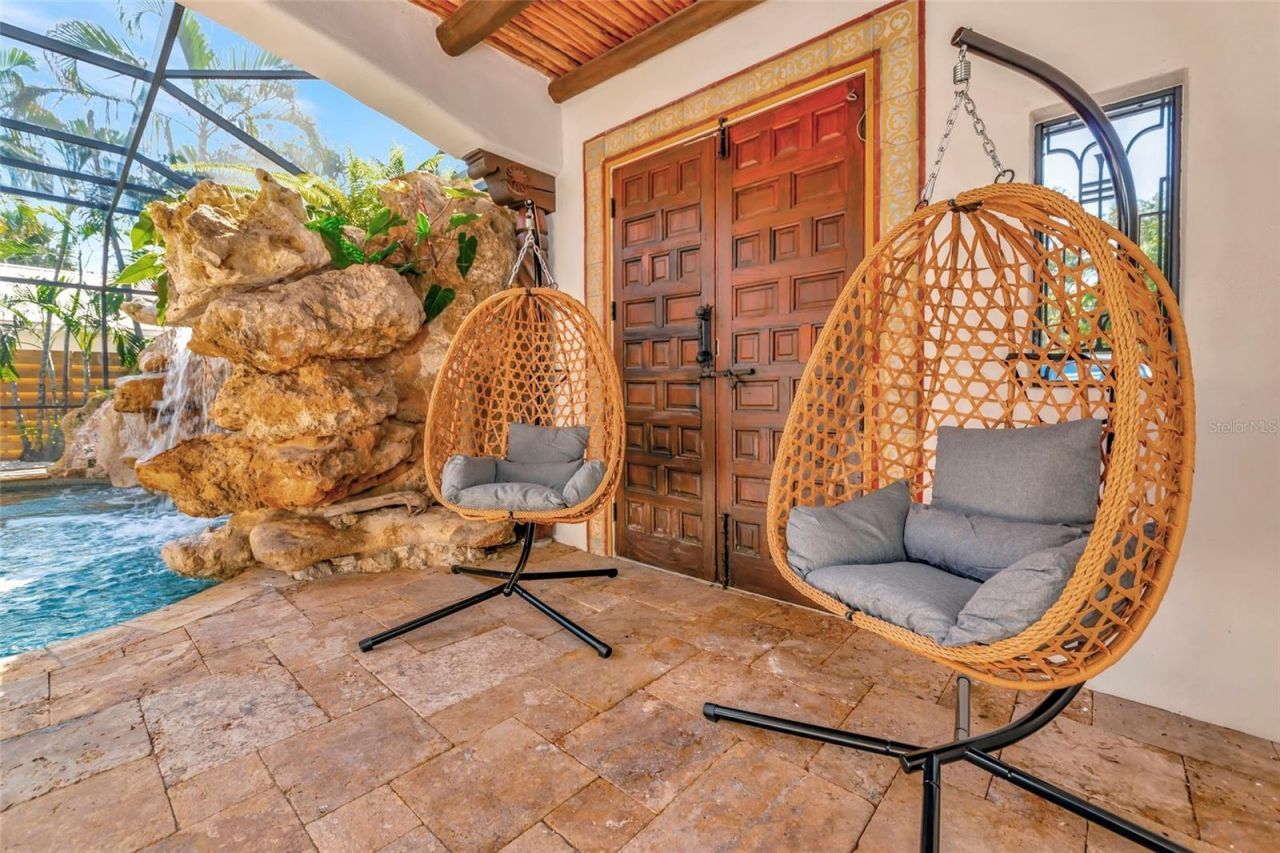 681 Avenida De Mayo, Sarasota, FL 34242 Photo