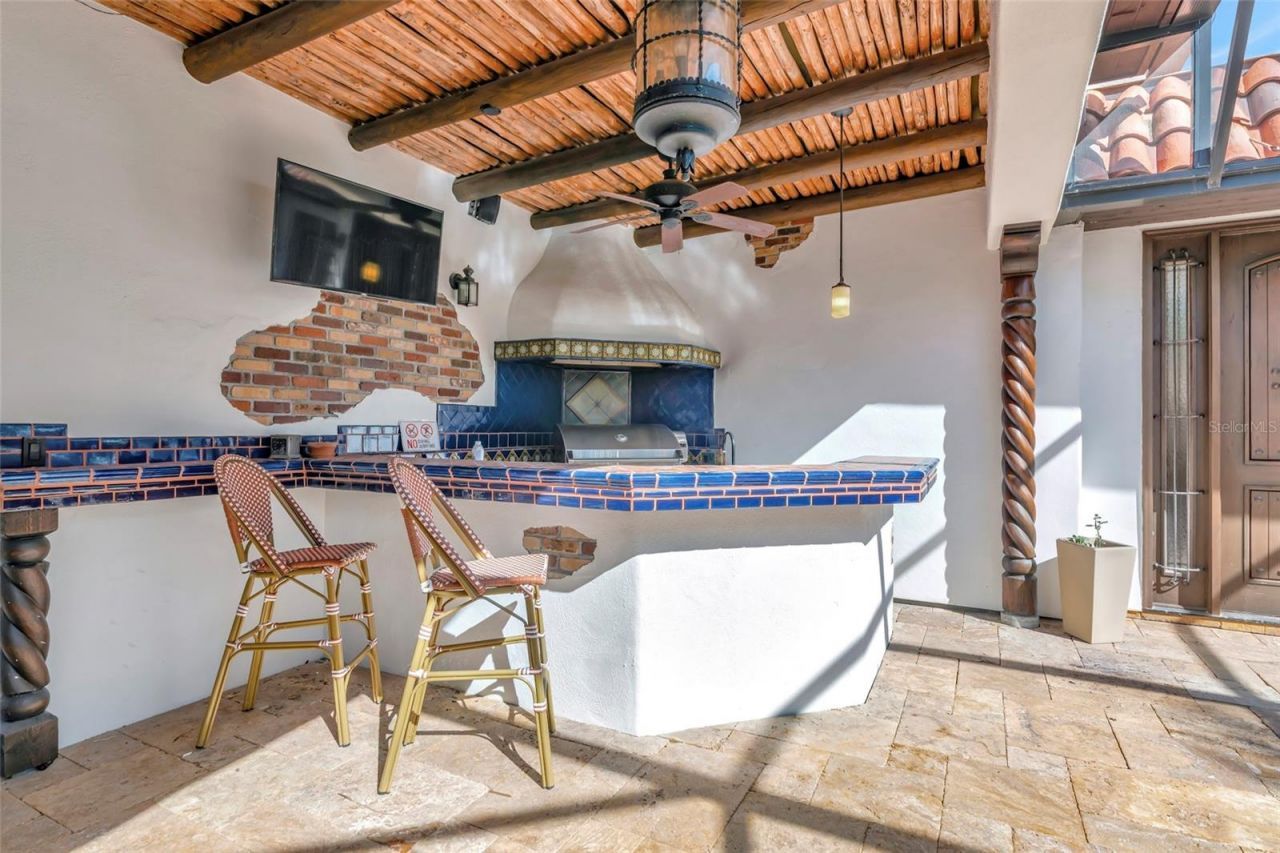 681 Avenida De Mayo, Sarasota, FL 34242 Photo