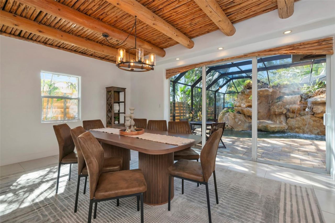 681 Avenida De Mayo, Sarasota, FL 34242 Photo