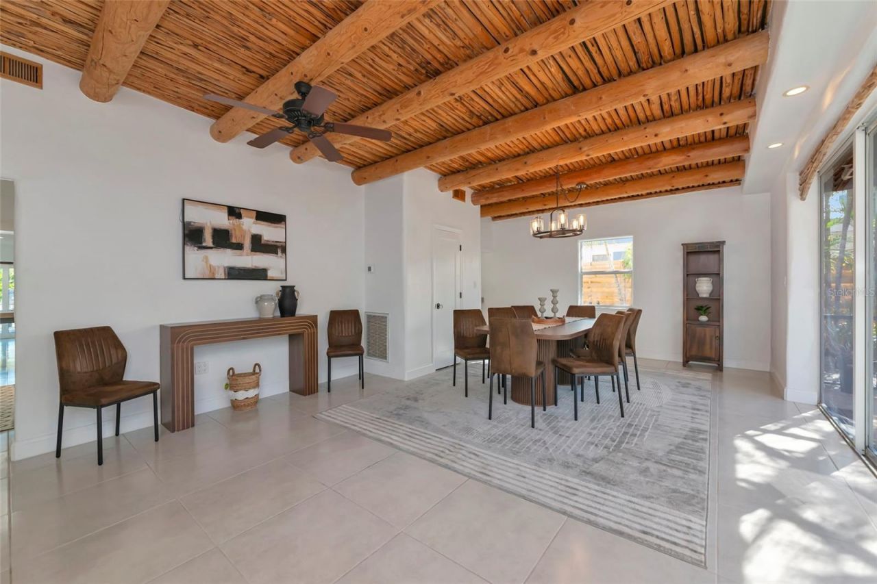 681 Avenida De Mayo, Sarasota, FL 34242 Photo