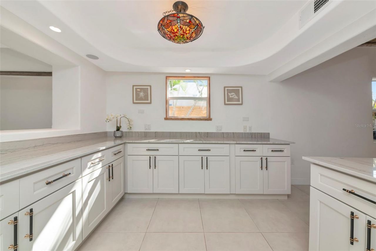 681 Avenida De Mayo, Sarasota, FL 34242 Photo