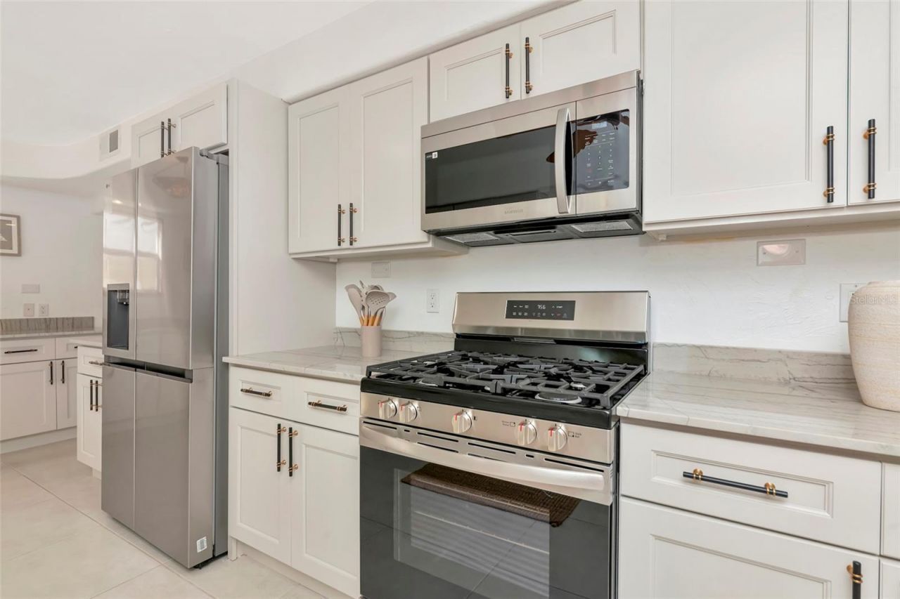 681 Avenida De Mayo, Sarasota, FL 34242 Photo