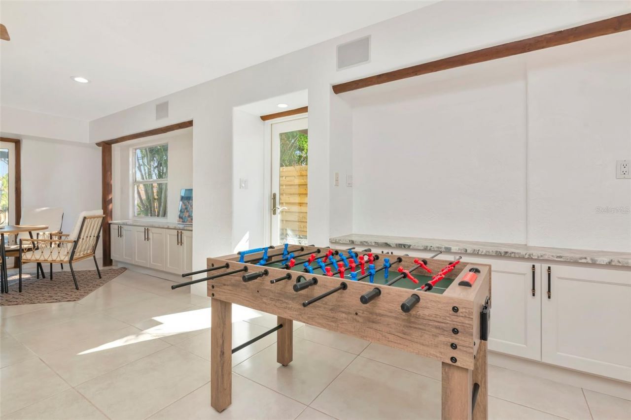 681 Avenida De Mayo, Sarasota, FL 34242 Photo